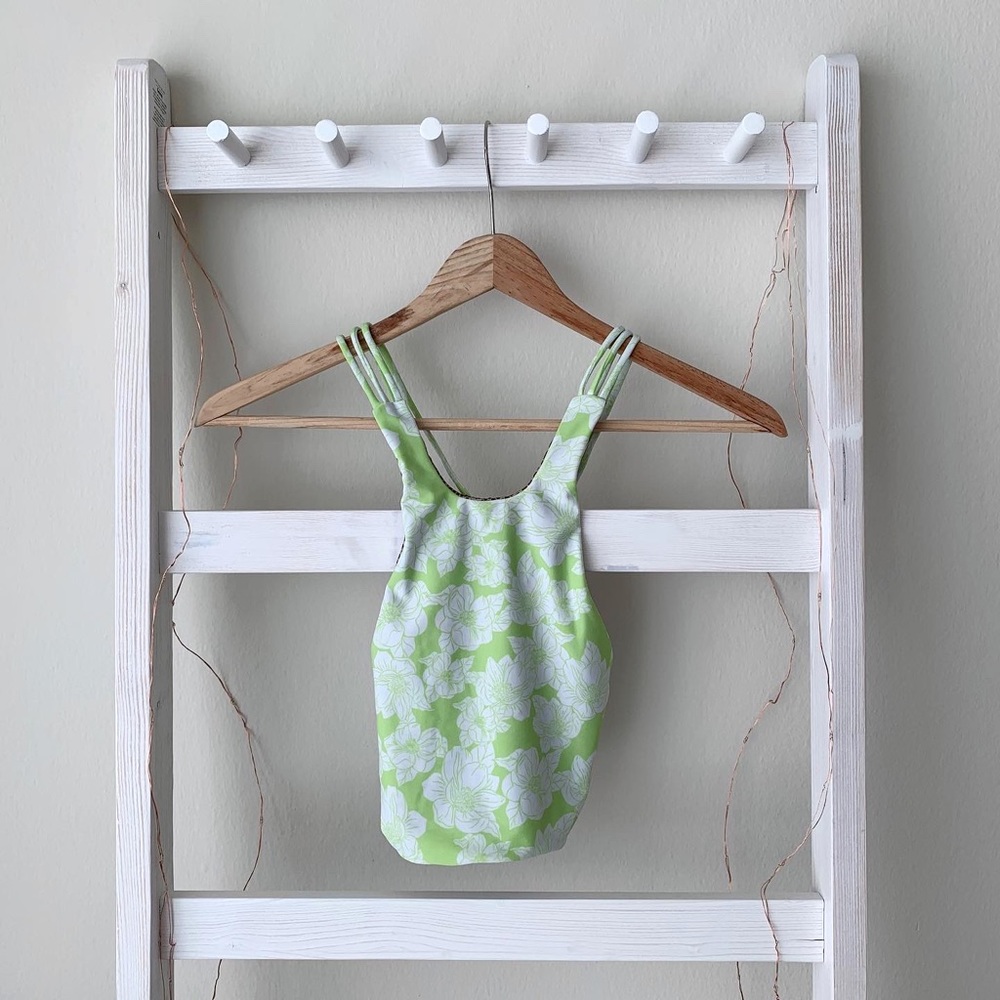 Acacia Neon Magnolia Genoa Top (M)